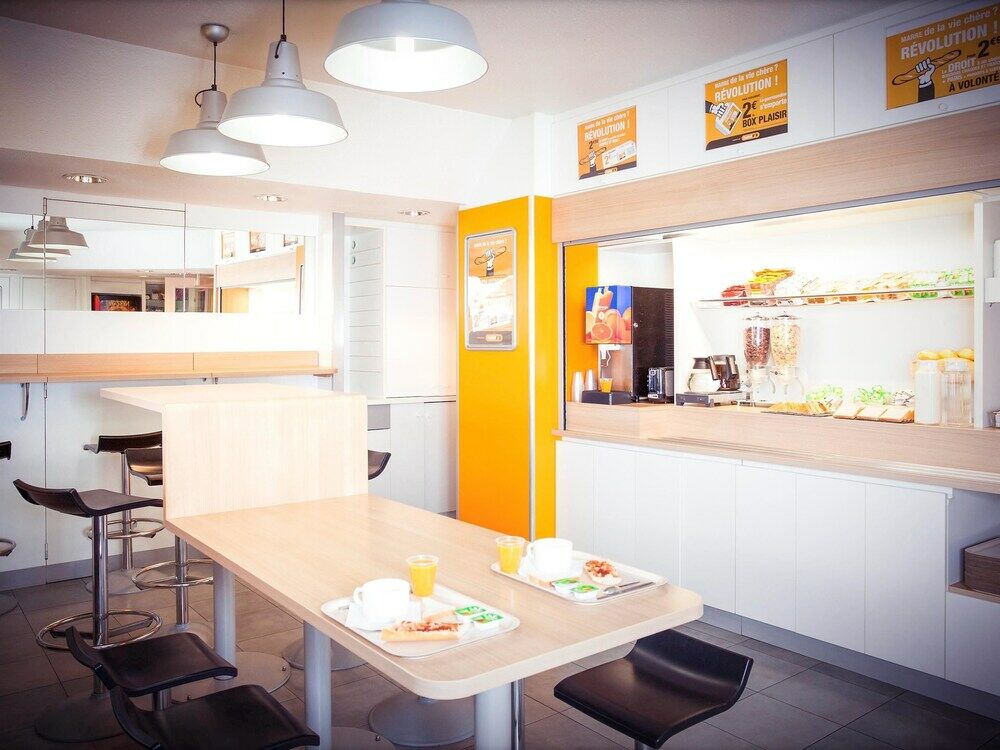 Changé Hotelf1 Laval מראה חיצוני תמונה